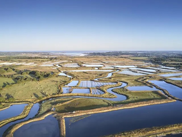 Vue du ciel du Bassin du Mès à Saint-Molf