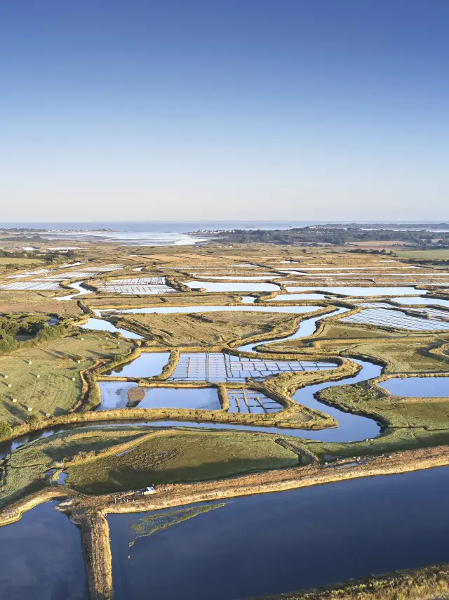 Vue du ciel du Bassin du Mès à Saint-Molf