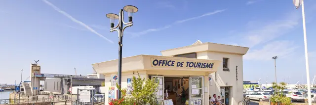 Foto der Vorderseite des Office de Tourisme de La Turballe