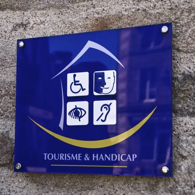 panneau tourisme et handicap