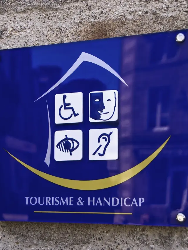 panneau tourisme et handicap