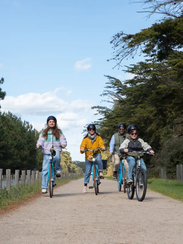 Balade en famille à vélo