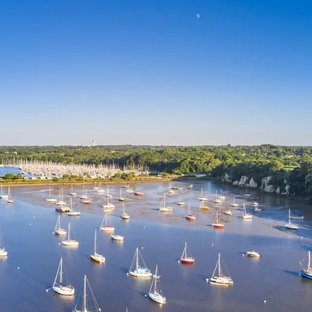 Vue sur le Port de Camoël