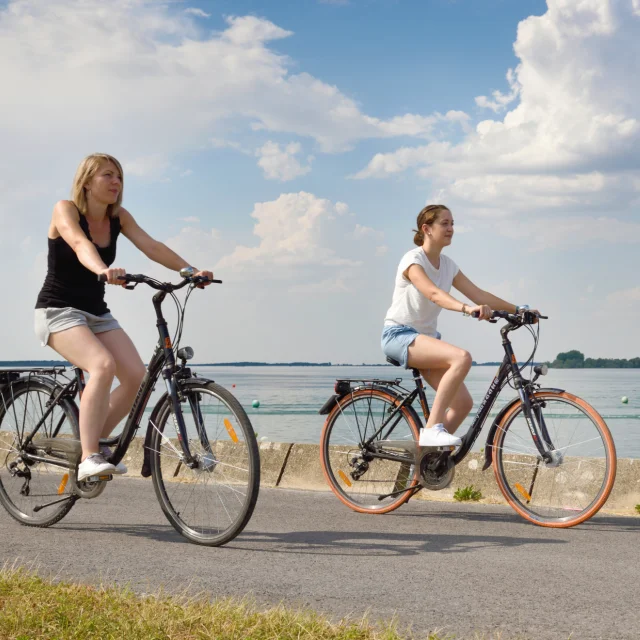 Fahrräder lac du Der Fahrradweg