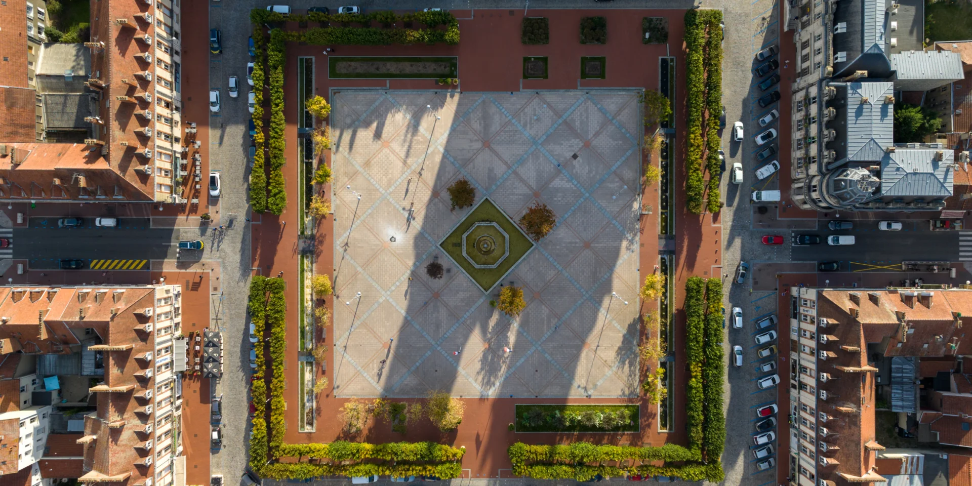 Vista con dron de la plaza de Armas de Vitry-le-François