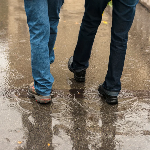 Marche sous la pluie