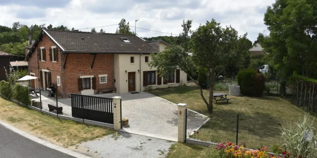 Vue sur la maison du Deroscope