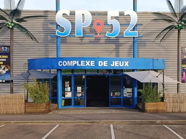 Devanture du Bowling SP 52 à Saint-Dizier