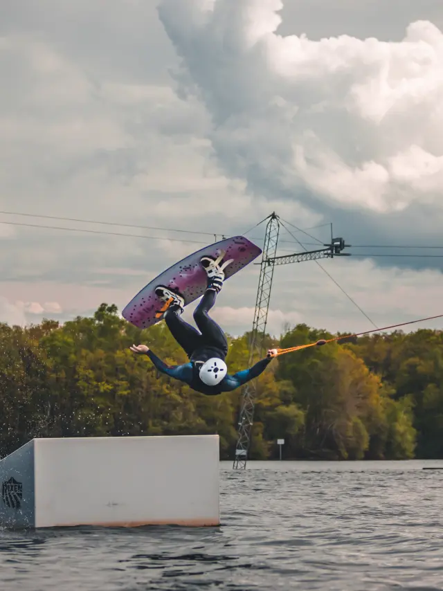 Lake Wakepark Lac De Saint Pardoux