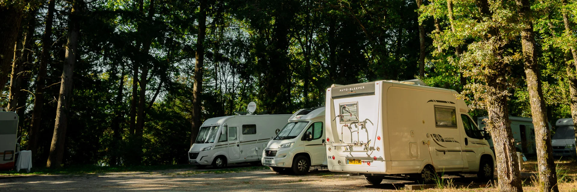 Aire De Stationnement Camping Car Park Lac De Saint Pardoux
