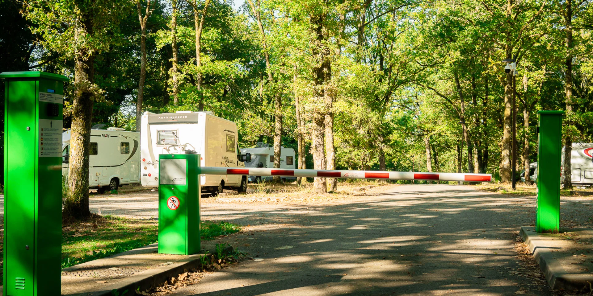 Aire De Stationnement Camping Car Park Lac De Saint Pardoux