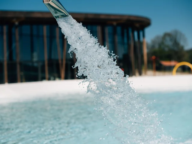 Espace Exterieur La Piscine Du Lac De Saint Pardoux