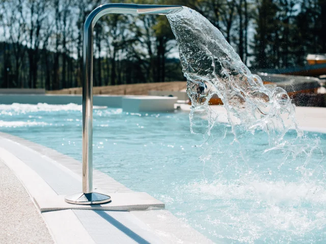 Espace Exterieur La Piscine Du Lac De Saint Pardoux