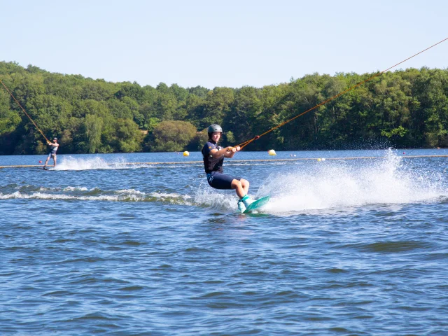 Teleski Nautique Lake Wakepark Lac De Saint Pardoux