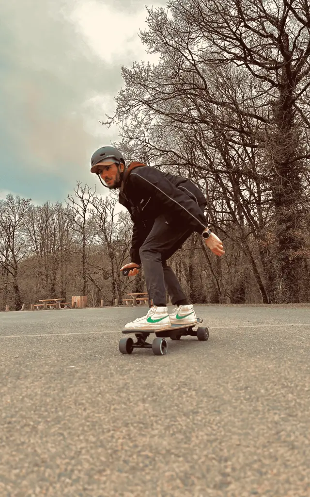 Skateboard Electrique Lac De Saint Pardoux
