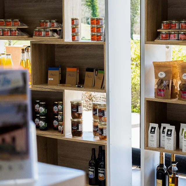 Boutique Maison Du Lac Lac De Saint Pardoux