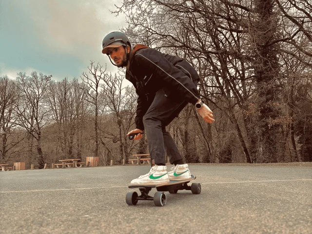 Skateboard Electrique Lac De Saint Pardoux