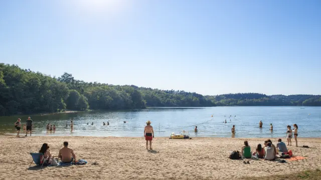Plage De Chabannes Lac De Saint Pardoux