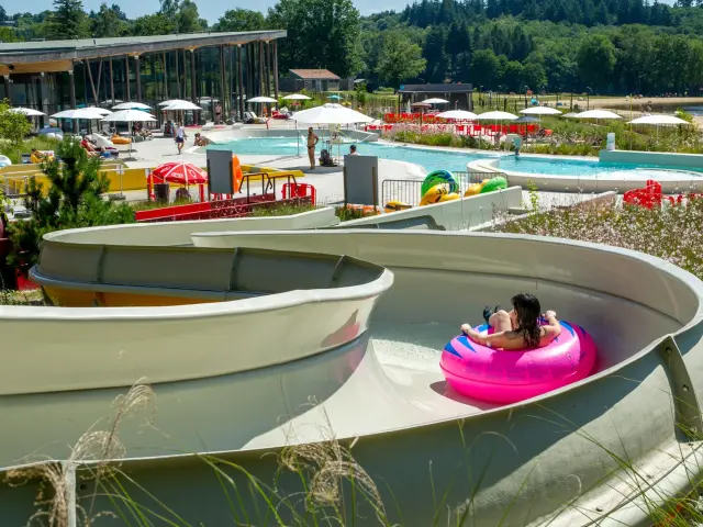 Riviere A Bouee La Piscine Lac De Saint Pardoux