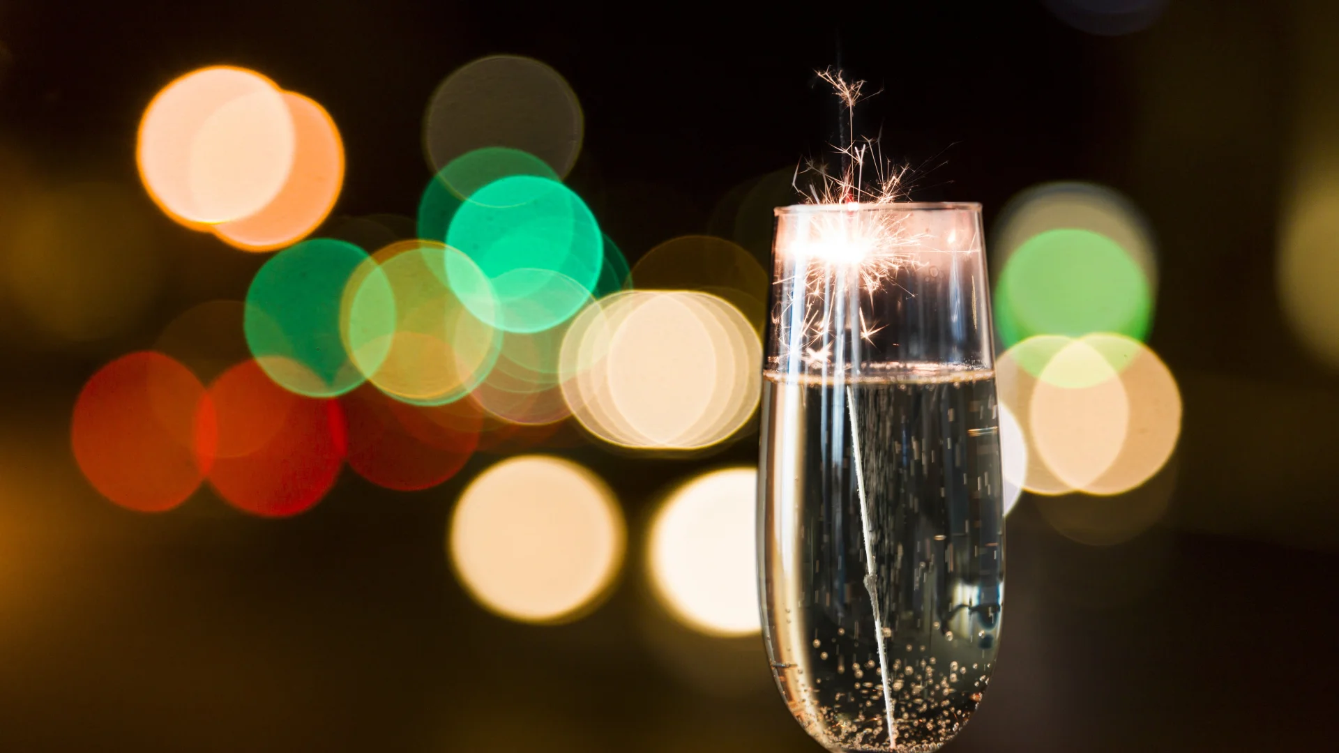 Coupe De Champagne Avec Feu D Artifice Min