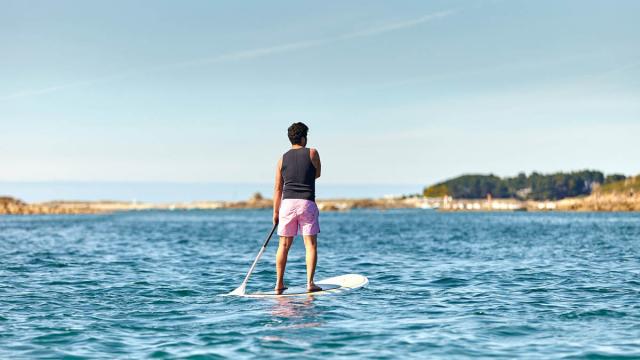 Stand Up Paddle sur la Côte de Granit Rose