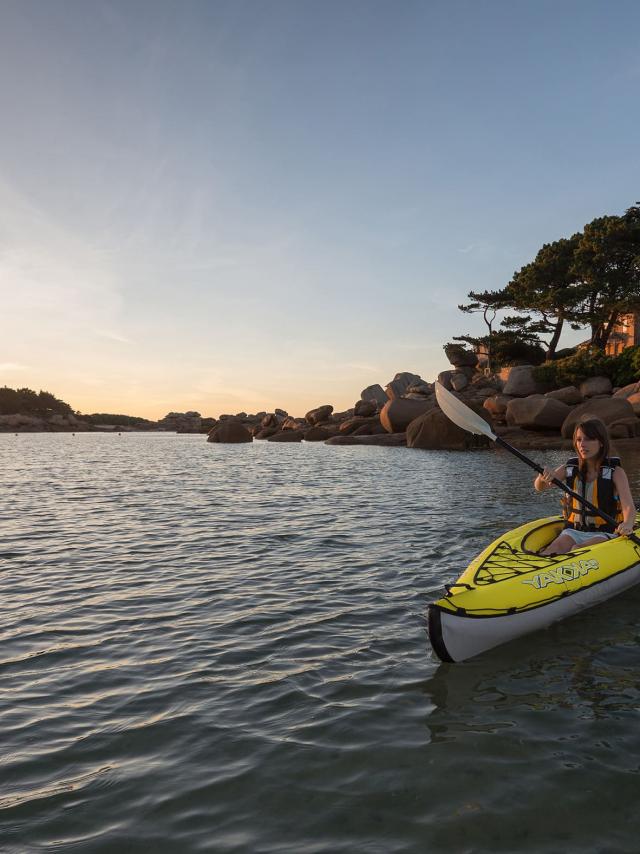 Kayak de mer au crépuscule à Trébeurden