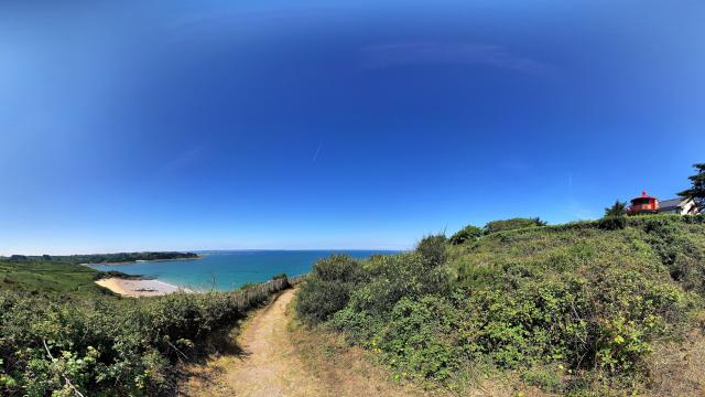 Plage de Maez An Aod et Phare de Beg Léguer