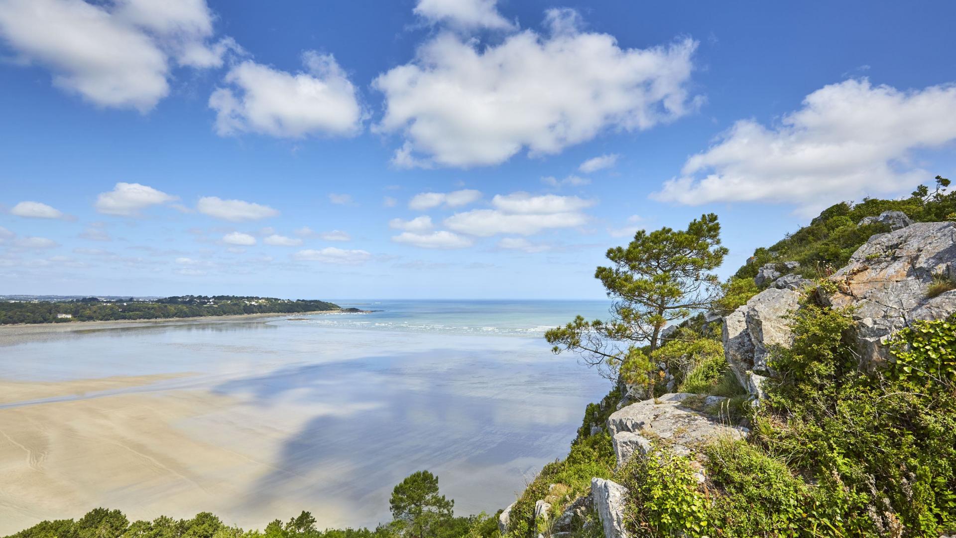 office-de-tourisme-de-la-c-te-de-granit-rose