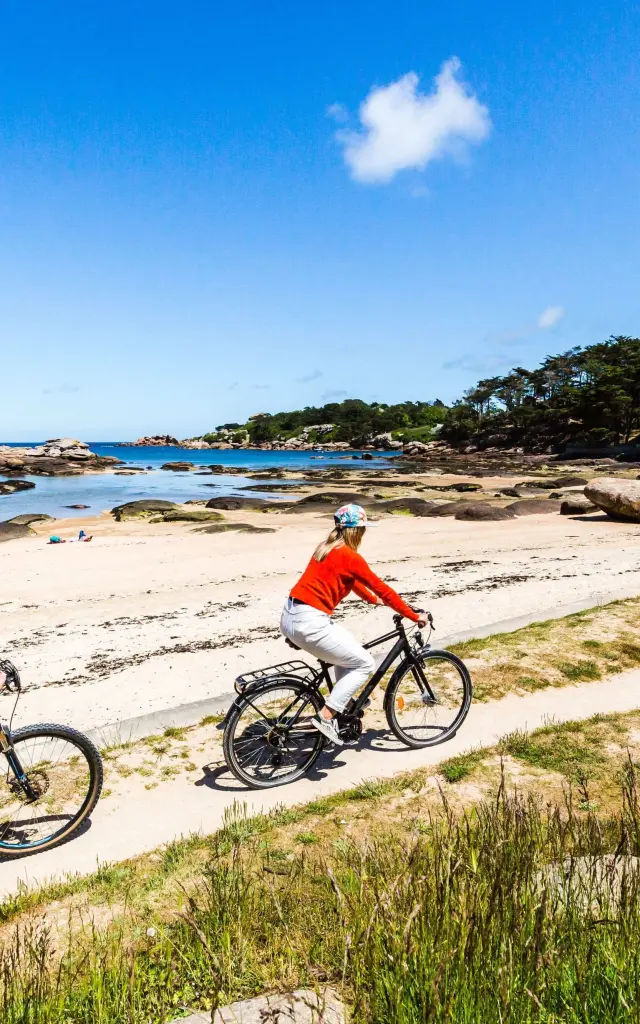 A vélo sur la Côte de Granit Rose - Trégastel