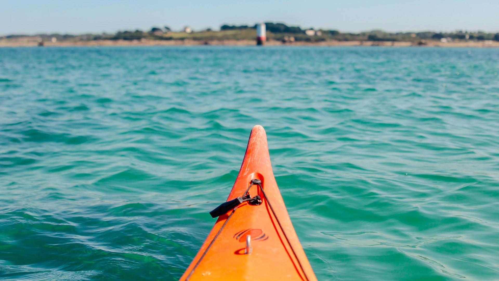 Kayak à Plougrescant Office de Tourisme de la Côte de Granit Rose