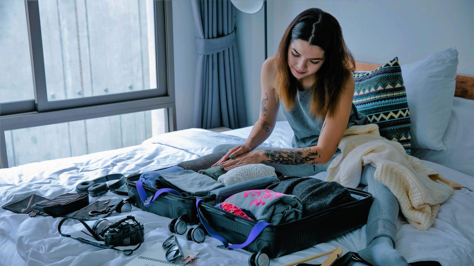 Ich packe meinen Koffer, um an die Côte de Granit Rose zu kommen ©Pexels Timur Weber (1)
