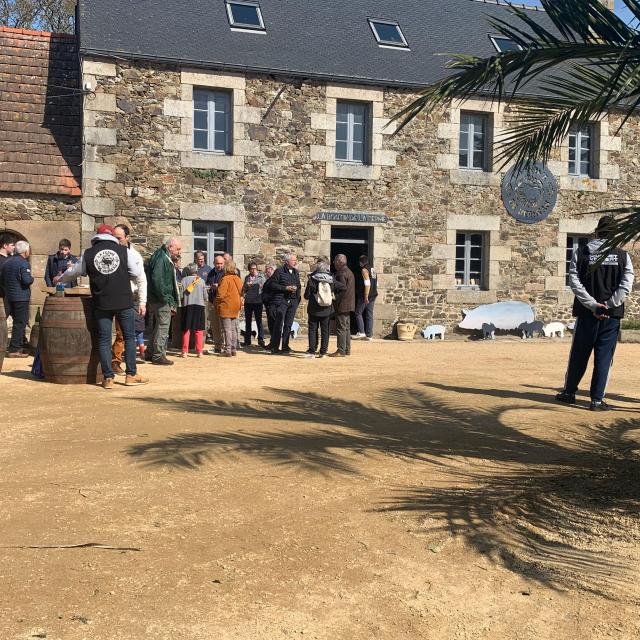 Visite commentée de la Ferme de Kernéan - Elevage porcin bio à Pleumeur-Bodou
