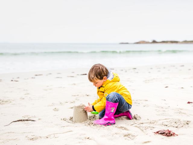 Strand Von Trestel A Trevou Treguignec Kind Auf Dem Strand