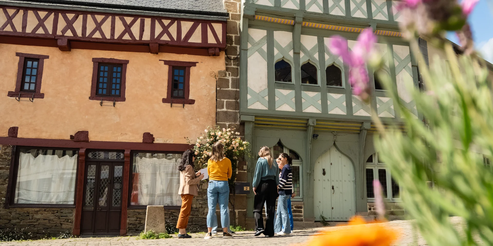 Guided Tour De La Roche Derrien 6