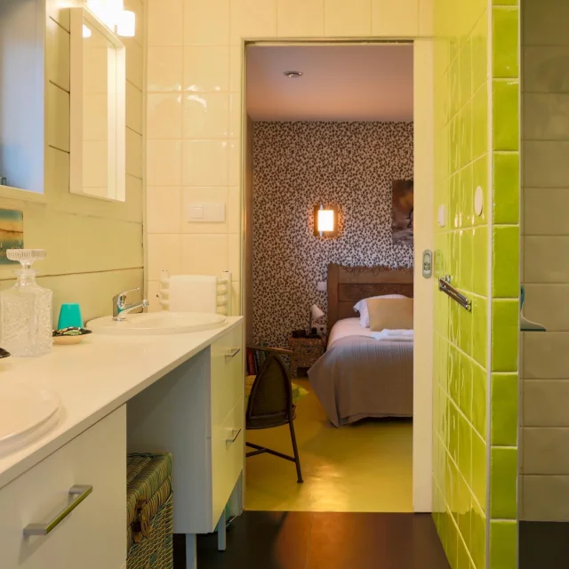 A Laccostage Flots Roomsdb