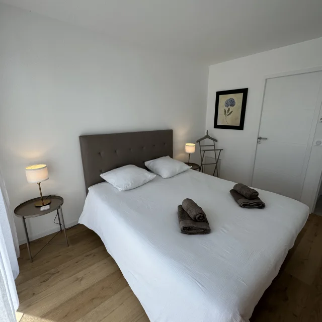 Les Trois Mats Rotated Room