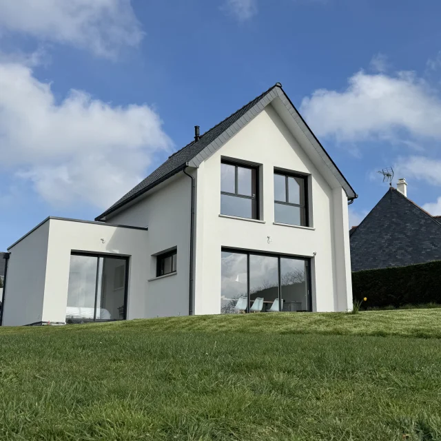 Les Trois Mats Ext Rotated