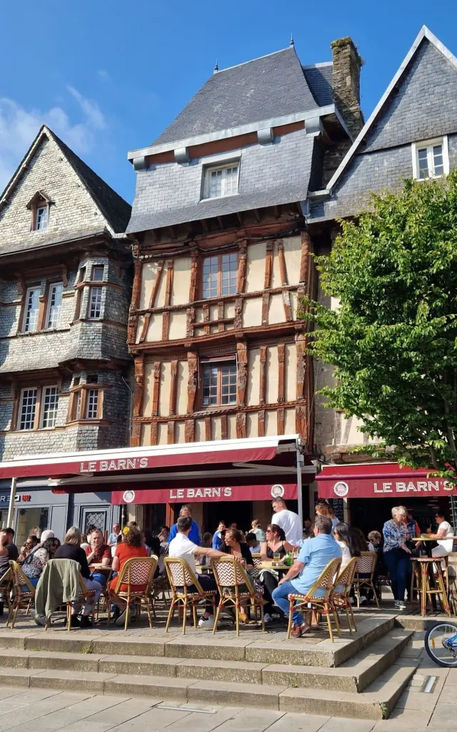 Maisons-a-pans-de-bois-Place-du-General-Leclerc-Lannion.jpg