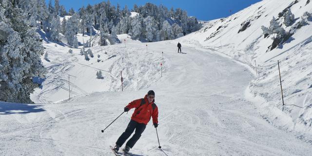 Descente à ski station de La Pierre Saint-Martin (Béarn Pyrénées)