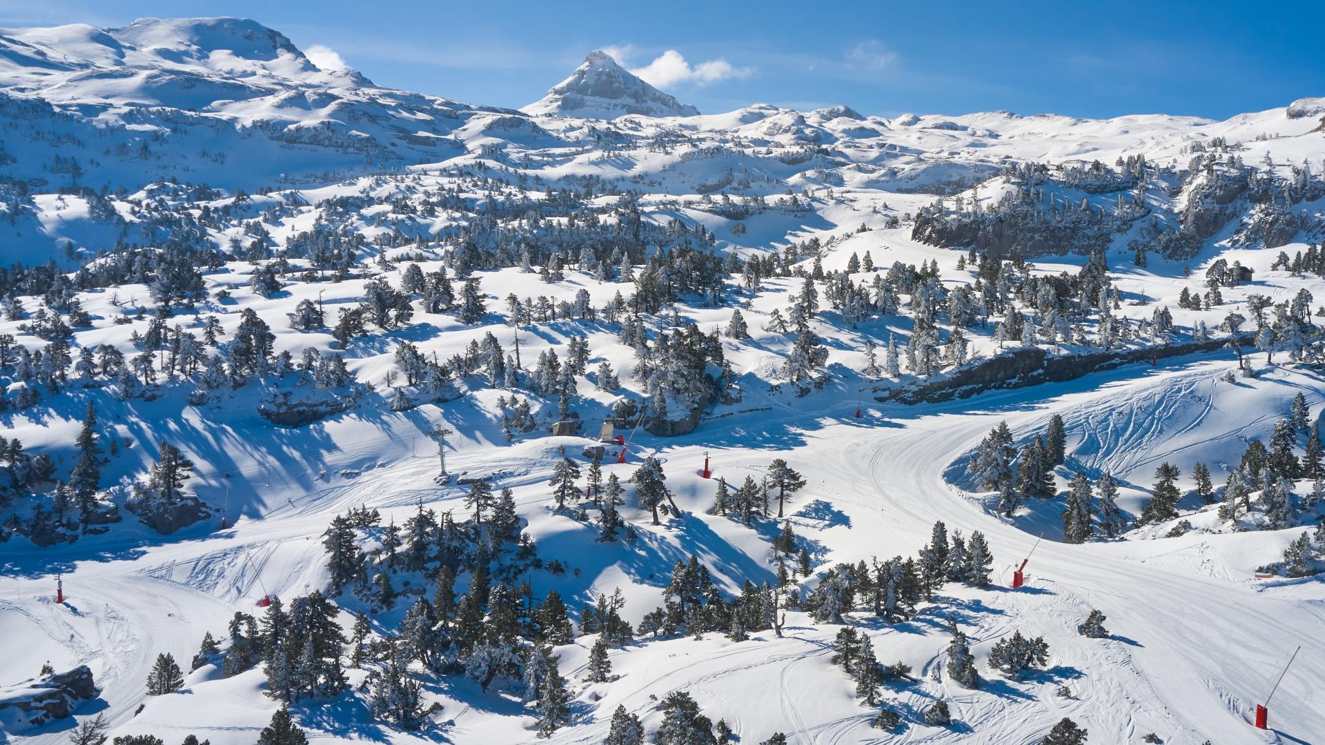 Pistes enneigées de La Pierre Saint-Martin (Pyrénées béarnaises)