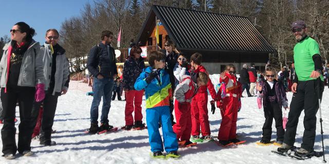 Sortie accompagnée en raquettes à neige - journée des enfants trappeurs à La Pierre Saint-Martin (Pyrénées béarnaises)