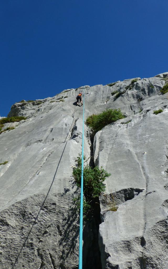 Les falaises de La Pierre Saint-Martin sont équipées pour accueillir les pratiquants débutants en escalade