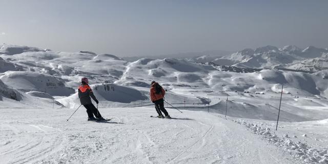 ski avec vue sur le boulevard de la Pierre Saint-Martin