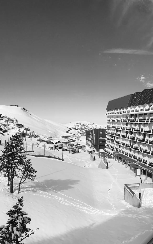 Diversité des hébergements en pied de pistes et à proximité des activités neige à la station de la Pierre Saint-Martin