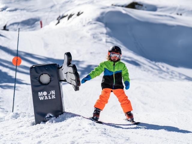 La piste bleue ludique de La Pierre Saint-Martin est accessible aux skieurs débutants