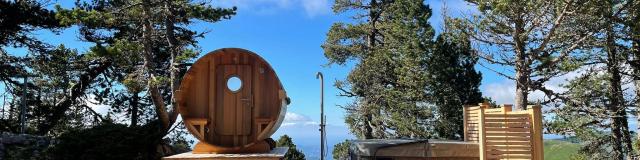 En été comme en hiver, détendez vous dans le spa et le sauna d'un chalet à La Pierre Saint-Martin