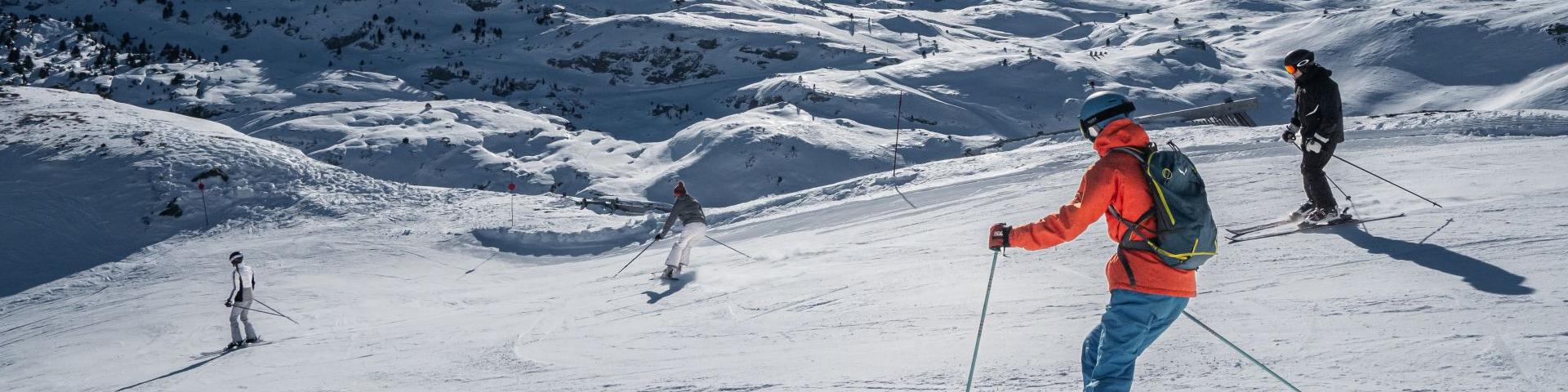 Ski avec vue face au pic d'Anie à La Pierre Saint-Martin