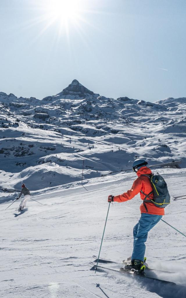 Ski avec vue face au pic d'Anie à La Pierre Saint-Martin