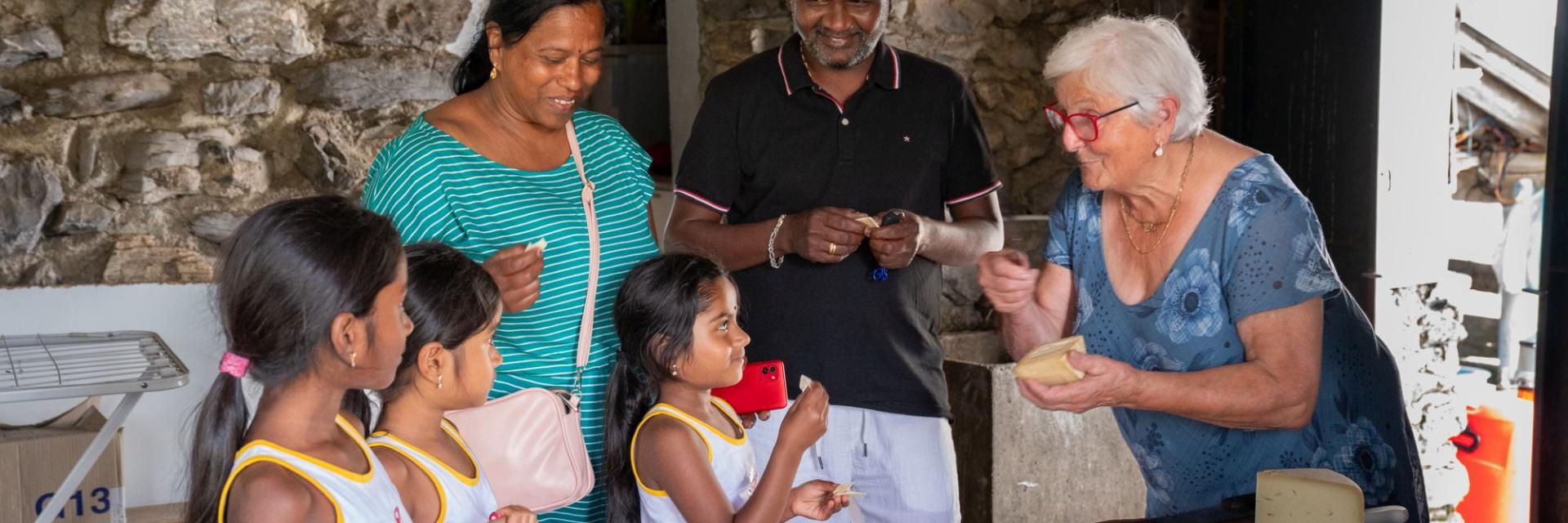 L'animation Cabanes Ouvertes a lieu en été à La Pierre Saint-Martin