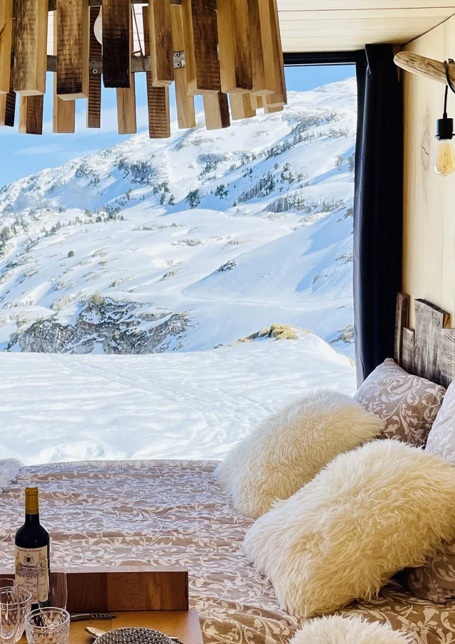 Hébergement insolite à rejoindre au départ de La Pierre Saint-Martin, pour une expérience unique